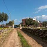 Seguendo le indicazioni aggiungiamo l�ingresso dell�ottocentesca Masseria Rosati...